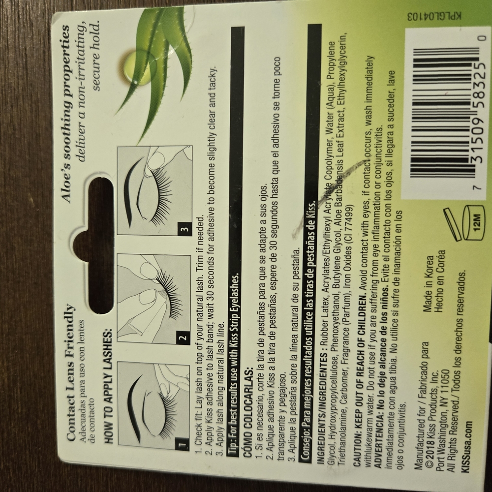 Makeup and Beauty Set with Eyelash Curler and Adhesive - Picture 11 of 15